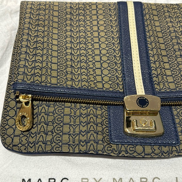 Practically NEW Marc by Marc Jacobs clutch! - Picture 3 of 5